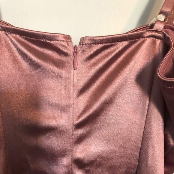 Fashion Nova satiny pink mauve bodycon dress - Picture 3 of 8